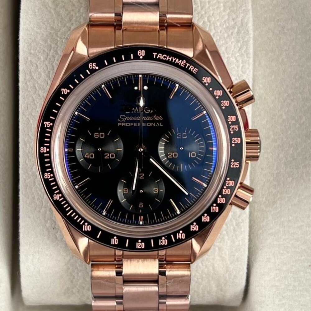 Moonwatch- Speedmaster Rose gold